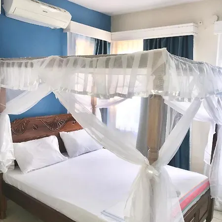 Bandari Apartment Момбаса Экстерьер фото